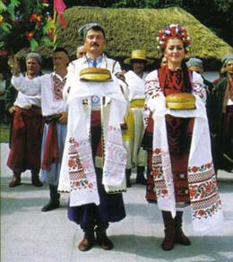 Національний костюм України