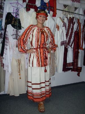 Національний Жіночий костюм України